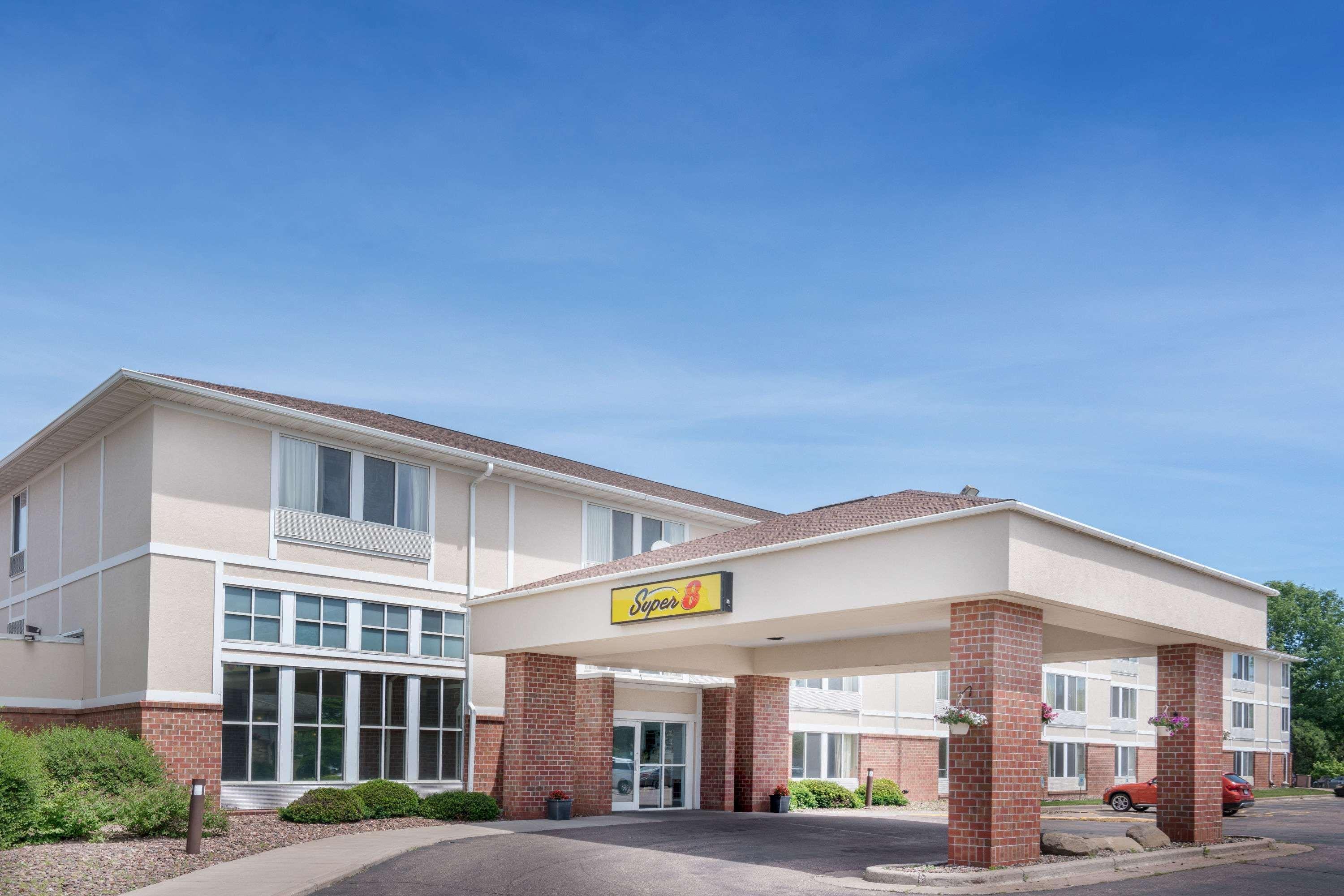Мотель Super 8 By Wyndham Menomonie Wi Экстерьер фото