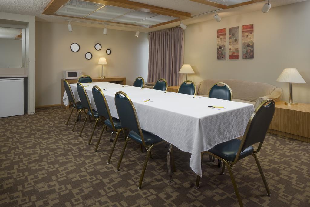 Мотель Super 8 By Wyndham Menomonie Wi Экстерьер фото